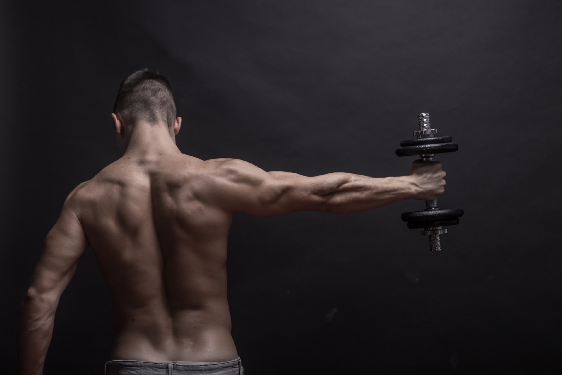 deltamuskelen trening av skuldre